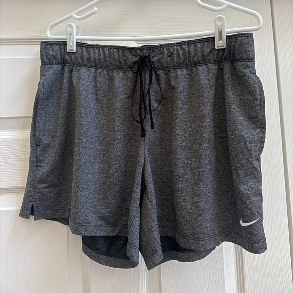 Women's Grey Heathered Nike Running Shorts Size Large with Pockets